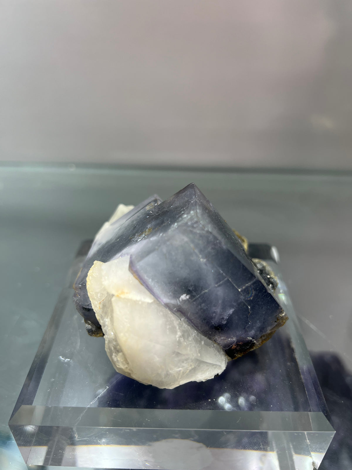 YGX fluorite with the Jamesonite