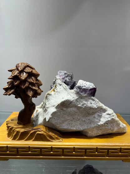 Cubic fluorite matrix with druzy crystal