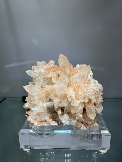 Coat tail calcite