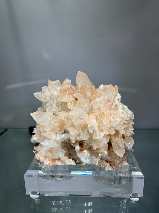 Coat tail calcite