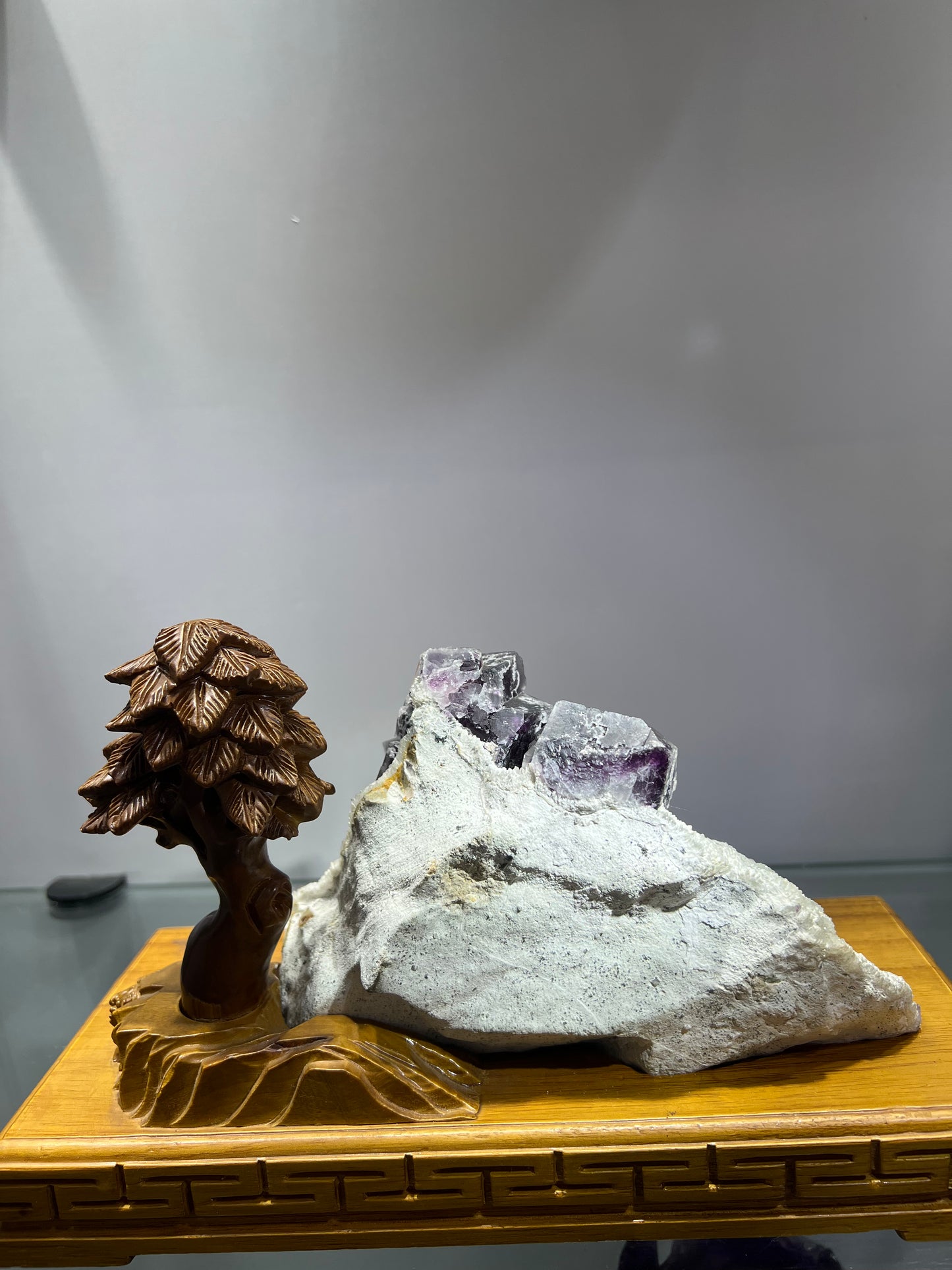 Big cubic fluorite
