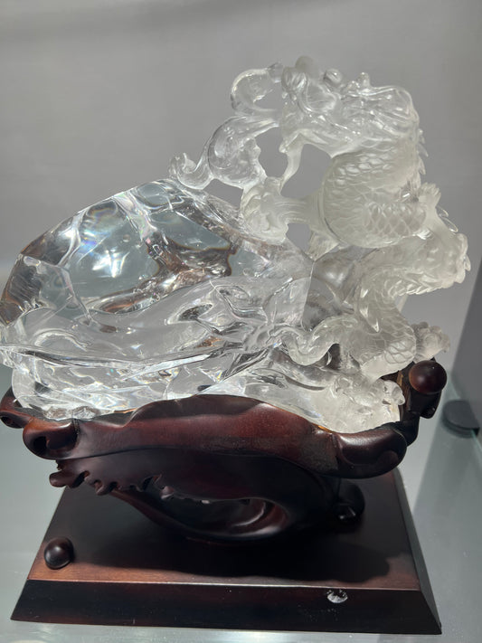 Clear quartz dragon