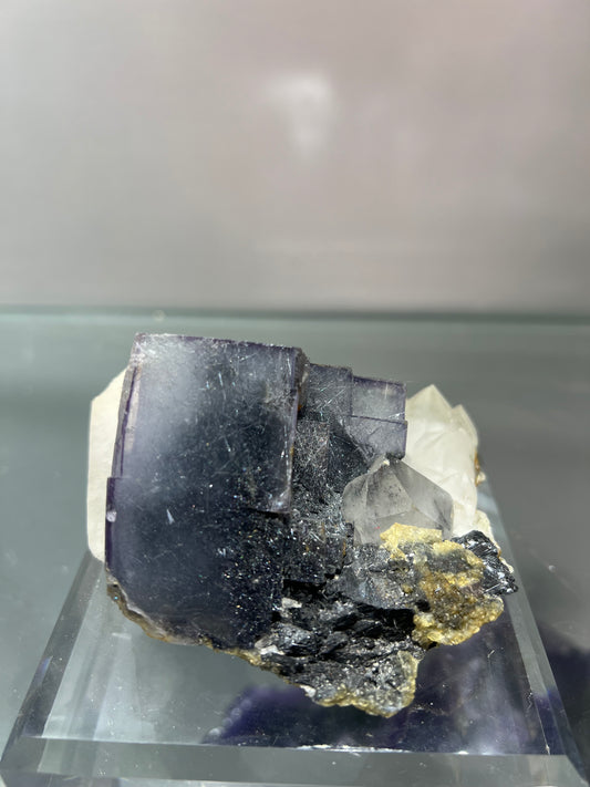 YGX fluorite with the Jamesonite