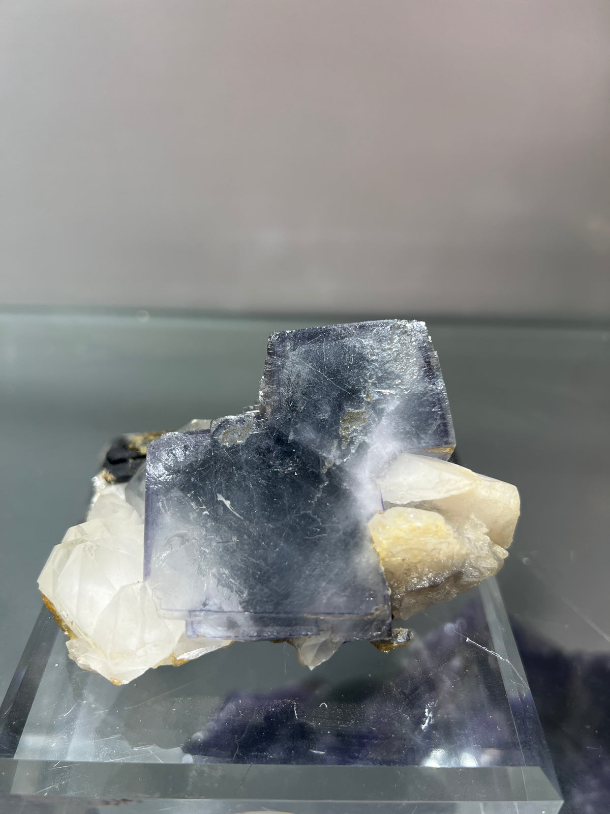 YGX fluorite with the Jamesonite