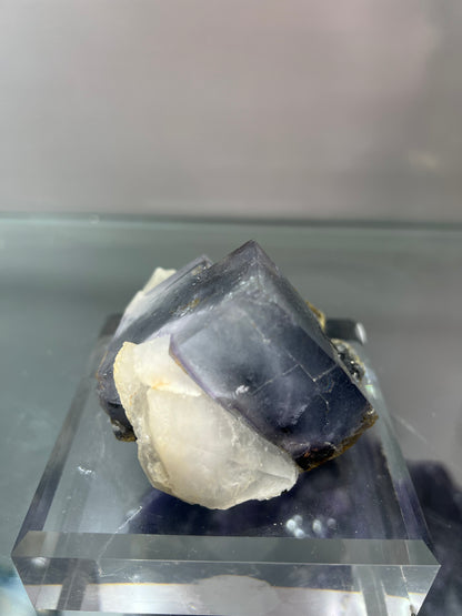 YGX fluorite with the Jamesonite